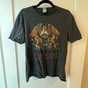 Queen Dark Gray Graphic Tee